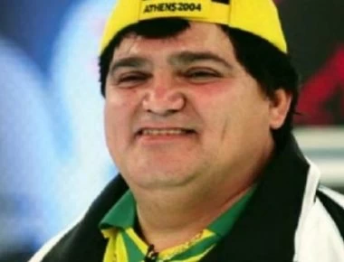 Αγνώριστος: Έτσι είναι σήμερα ο «Κάτμαν» από τις εκπομπές της Αννίτας Πάνια (φωτό)